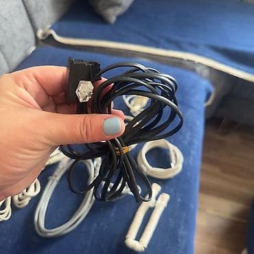simsiz internet modemleri: İnternet və telefon bağlantısı üçün müxtəlif kabel dəsti. Tərkib: - — 6