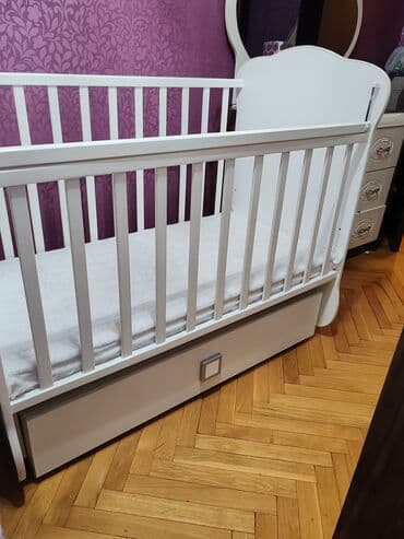 bogema aliram: Oğlan və qız üçün, İşlənmiş, Beşik, Yellənmə mexanizm ilə — 3