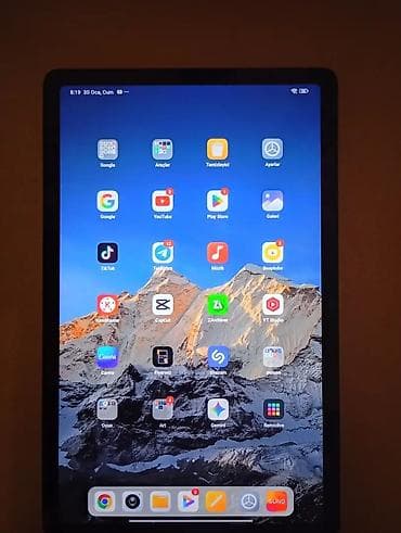 Xiaomi planşet – HyperOS ilə Xüsusiyyətlər: - Ekran: Böyük tam ekran