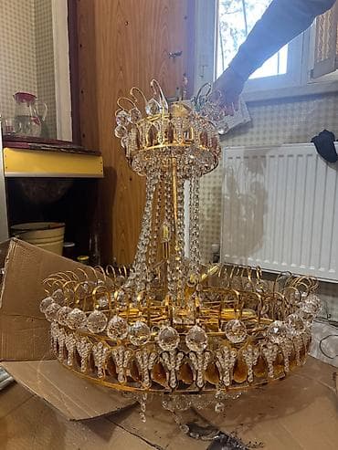 xrustal qutuda: Çılçıraq, 10 və daha çox lampa, Xrustal — 2