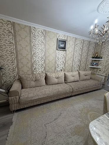 Divan 490 Azn. Achilir, yataq olur. Baza var. Olchu 4metr. Ayri