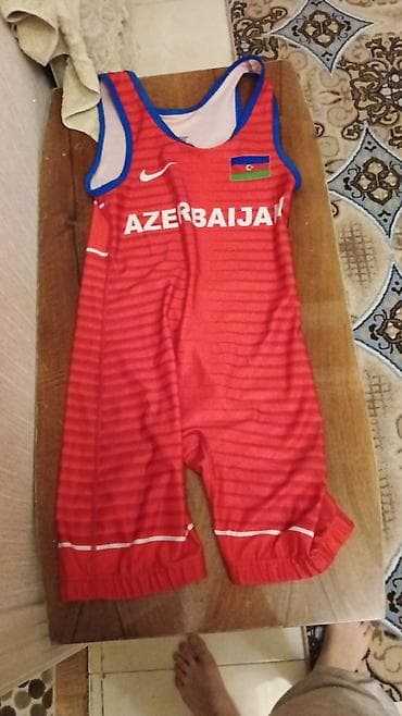 boyuk uzuk: Məhsul: Azərbaycan yığmasının güləş maykası (singlet) - Rəng — 2