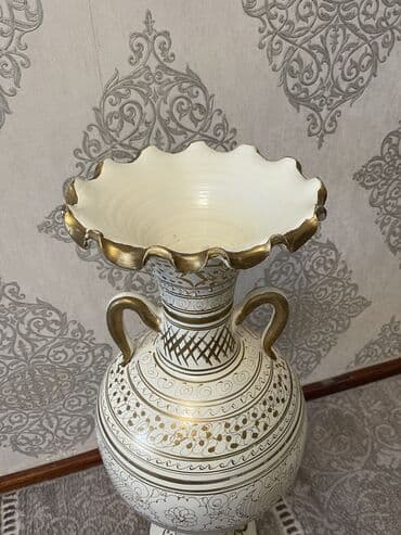 demir gul qablari: Vaza dəsti — 2