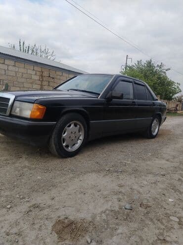 çeşqa maşın: Mercedes-Benz 190: 2 л | 1990 г. Седан — 2