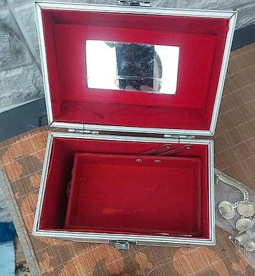Metall konstruksiyalı bəzək-qutu (kosmetik/ziynət əşyaları üçün) - — 5