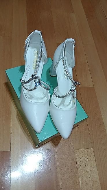 ayaqab: Ağ rəngli zərif qadın ayaqqabısı – BIFRISS - Model: bağlama qayışı — 2