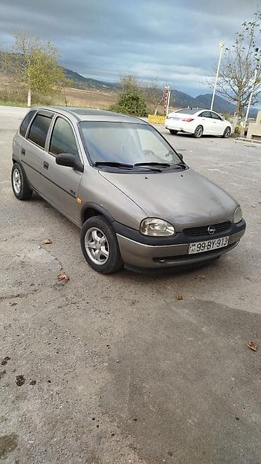 Opel Corsa: 1 l | Hetçbek