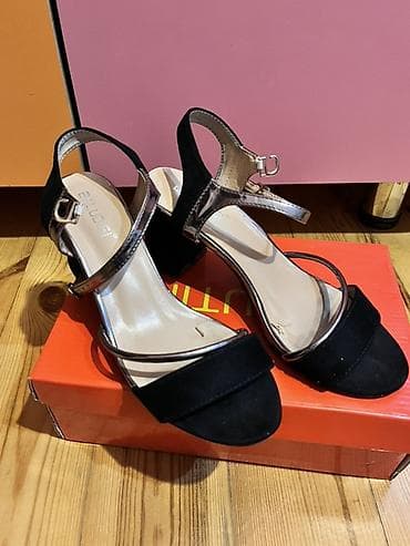 ust geyimleri: Ölçü: 37, rəng - Qara, İşlənmiş — 2