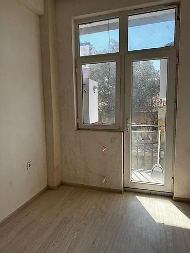 anbar satilir: Masazır qəsəbəsi, Əliağa Vahid 204 ünvanında yerləşən 3 otaqlı mənzil — 7