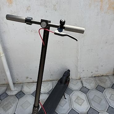 500: İşlənmiş Elektrik samokat 10", 501 - 750 Vt, 16 - 25 km/s, Ünvandan götürmə — 2