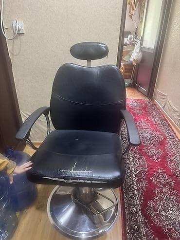 Bərbər/kosmetolog üçün peşəkar salon kreslosu - Material: qara rəngli
