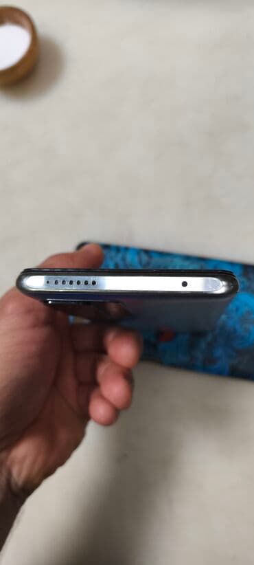 irsad iphone 11 pro max: Smartfon – ekranın ortasında deşikli ön kameraya malik, nazik — 3