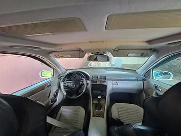 e 3 2: Mercedes-Benz C 230: 2.5 l | 2006 il Sedan — 7