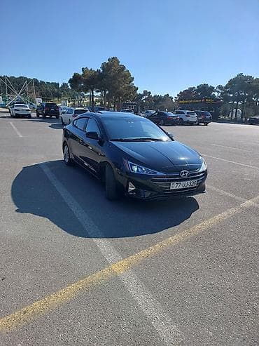 Hyundai Elantra: 2 l | 2020 il Sedan