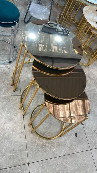 ziqonlar: Jurnal masası, Yeni — 1