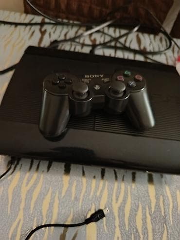 Məişət texnikası: Məhsul: Sony PlayStation 3 (PS3) Slim konsolu və orijinal DualShock 3 — 3