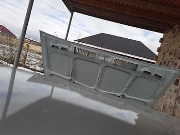 bentley continental gt 6 at: VAZ 2107, ağ rəng, sedan kuzov. Xüsusiyyətlər: - Klassik 4 qapılı — 4