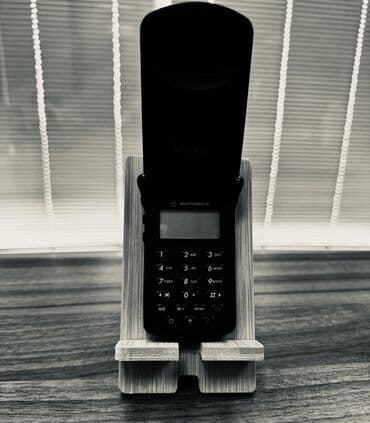 радиостанция motorola: Motorola Backflip, цвет - Черный, Кнопочный — 3