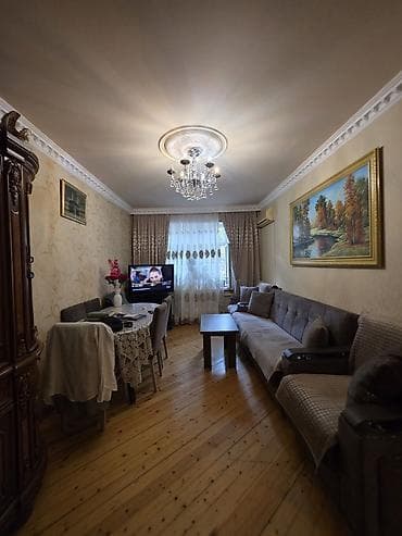 studio menziller: Bakı, Bakıxanov qəs., 3 otaqlı, Köhnə tikili, m. Neftçilər, 55 kv. m — 4