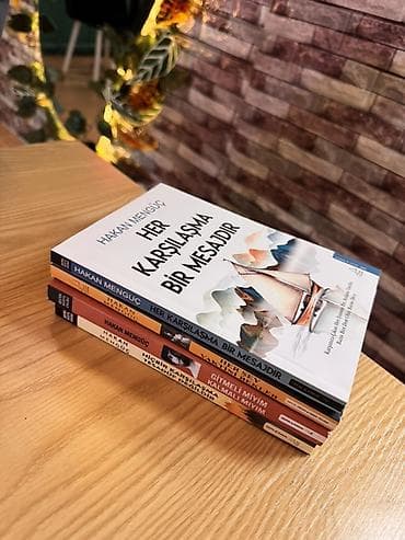 Qələmlər: Hakan Mengüç kitabları – 4-lük dəst Dəstdə olan adlar: - Her — 1