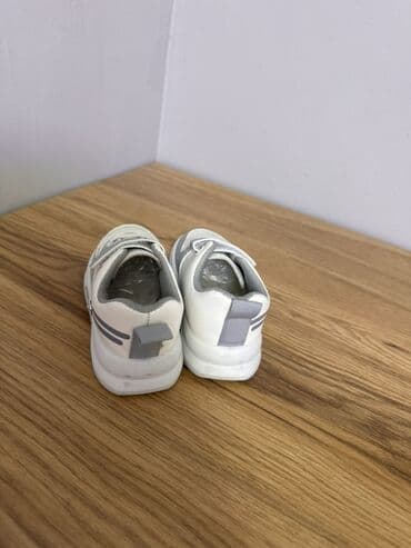 детские вязаные кеды: Uşaq idman ayaqqabısı 27-28 ölçüyə uyğundur - Rəng: ağ və boz — 3
