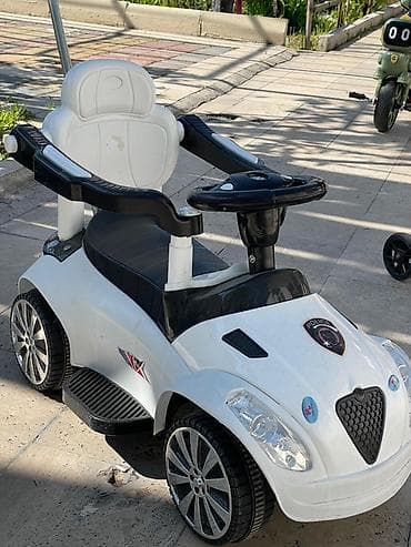 uşaqlar ucun metal konstruktor: Uşaq üçün itiləmə saplı itələnən maşın - Rəng: ağ, qara detal və — 2