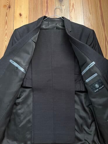 kişi ucun klassik qara kostyum: Az geyinilmiş kostyumdur. Dəstə pencək və şalvar daxildir. Çatdırılma — 2