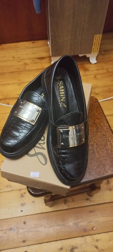 Women's Sneakers and athletic shoes: Məhsul: Kişi loaferi - Rəng: qara - Üst hissə: pullu naxışlı parlaq — 1