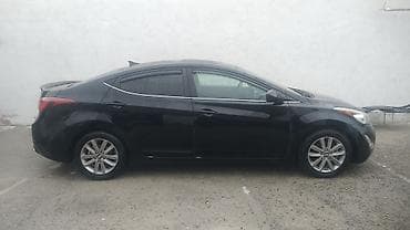 mersedes c 220: Hyundai Elantra: 1.8 l | 2014 il Sedan — 2