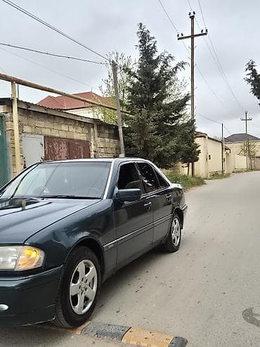 spacer mercedes: Mercedes-Benz C 200: 2 l | Sedan — 3