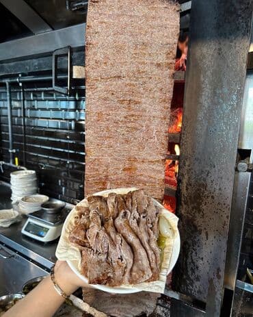 dönər əti sifarişi: Məhsul: Odun közündə bişən ət dönər Xüsusiyyətlər: - Şaquli şişdə — 4