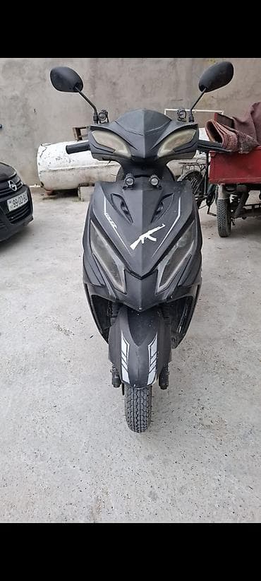 Qara rəngdə şəhər daxili istifadə üçün scooter/moped. Xüsusiyyətlər lalafo.az -da Qara rəngdə şəhər daxili istifadə üçün scooter/moped. Xüsusiyyətlər