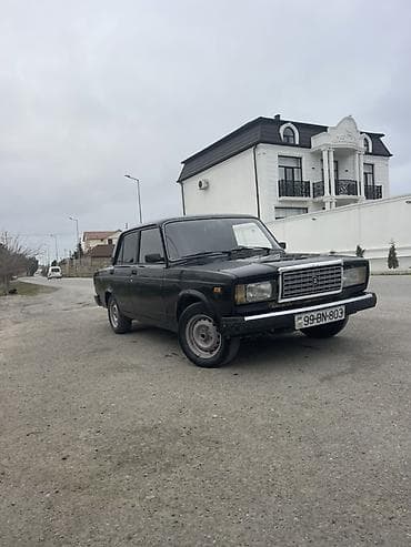 2107 oturacaq: VAZ 2107 sedan - Kuzov: Qara rəng, 4 qapı, xrom ön barmaqlıq və — 3