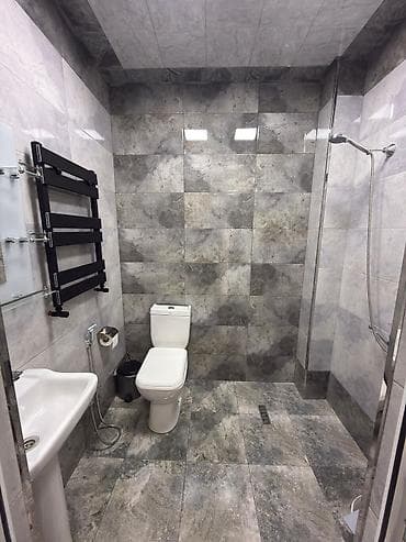 2 otaqlı evler: Yeni tikili binada zövqlü şəkildə təmir olunmuş, mebel və texnika ilə — 9