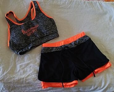 Qadınlar üçün iki hissəli idman dəsti - Üst: sıx oturan idman