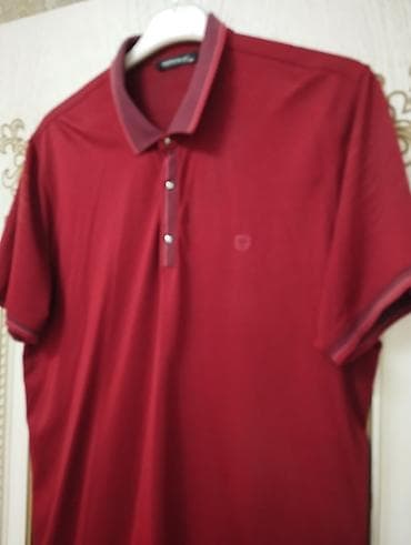 kisi geyimi: Futbolka 44 razmer 3 4 dəfə geyinilib rəngi tünd bardovidi şəkildə — 2