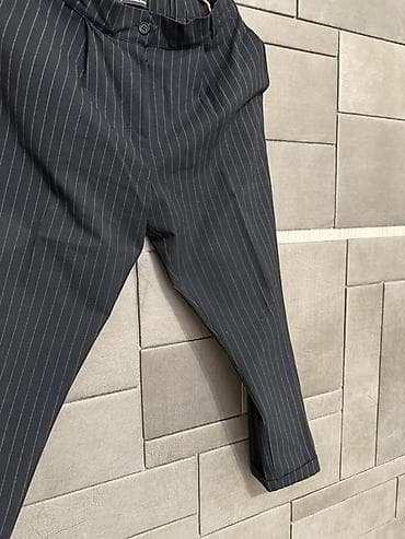 geyim desti: Vivienne qadın kostyum dəsti — qara rəngdə, incə ağ zolaqlı klassik — 3