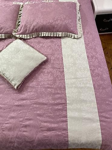 xalca qedimi: Dəstə daxildir: - Pakrıval - 3 ədəd yastıq - 3 ədəd yastıq üzü — 1