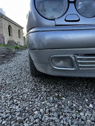 mercedes e class: Mercedes-Benz 240: 2.3 l | 1996 il Sedan — 1