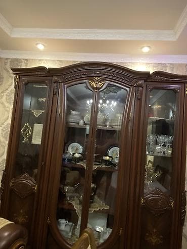 hamam akses: Klassik üslubda vitrin-bufet - Material: tünd qəhvəyi rəngli ağac — 6