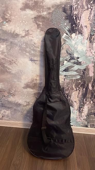 gibson gitara: Akustik gitara – kəsikli (cutaway) korpuslu, 6 simli, tünd bənövşəyi — 4