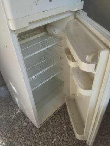 dondurma xaladenniki: Beko iki qapılı məişət soyuducusu Buzluq ela dondurur, Amma aşağı — 4