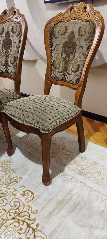 bufet bileceri: Qonaq otağı üçün, Açılmayan, Dördbucaq masa, 8 stul — 8