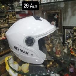 Qazanlar: Moto baqajlar ag qaralı 45azn Dörd künc Baqaj 55azn Qara mat baqaj — 26