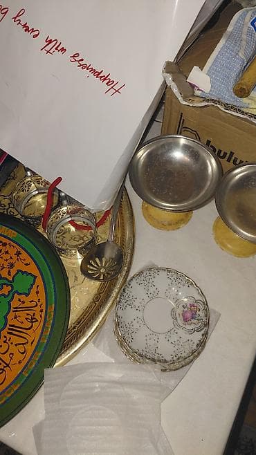 taxta qaşıq: Mətbəx və çay süfrəsi üçün aksesuarlar dəsti - Bəzəkli metal sinilər — 1