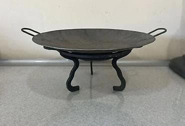 Dəmir sac və altlıq dəsti satılır. Saç ici satılır.Ayaqaltılığı və