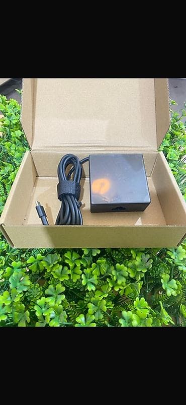 USB‑C noutbuk adapteri/şarj cihazı - Giriş: AC 100–240V, 50/60Hz