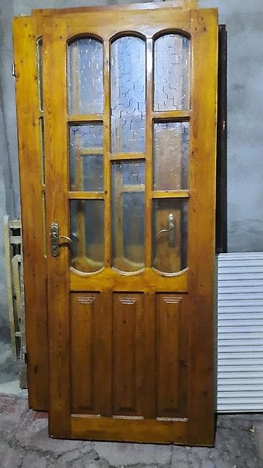 Taxta şüşəli qapı. 4 ededdir. Her biri 15 azn. Bir qapının şüşəsi lalafo.az -da Taxta şüşəli qapı. 4 ededdir. Her biri 15 azn. Bir qapının şüşəsi