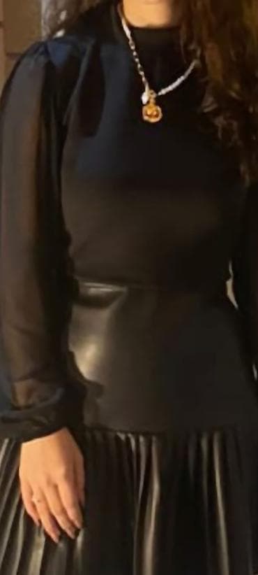 pul kiseleri: Qara rəngli zərif qolları şıfon kofta - Model: yuxarı hissəsi bədənə — 2