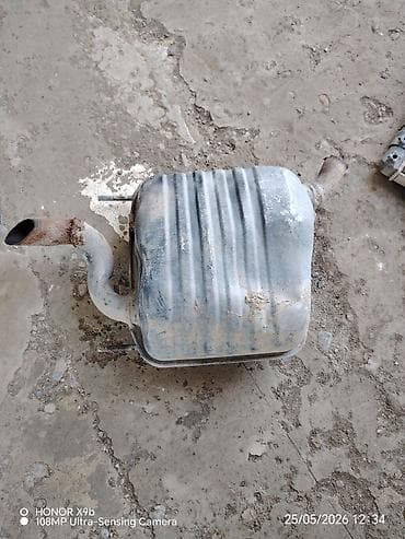 tesla model s: Çeşkanın arxa qazanıdır. Normal vəziyyətə — 1